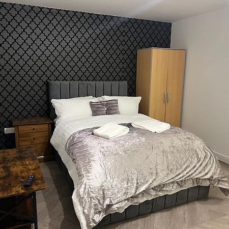 Studio Apartment Манчестер Экстерьер фото