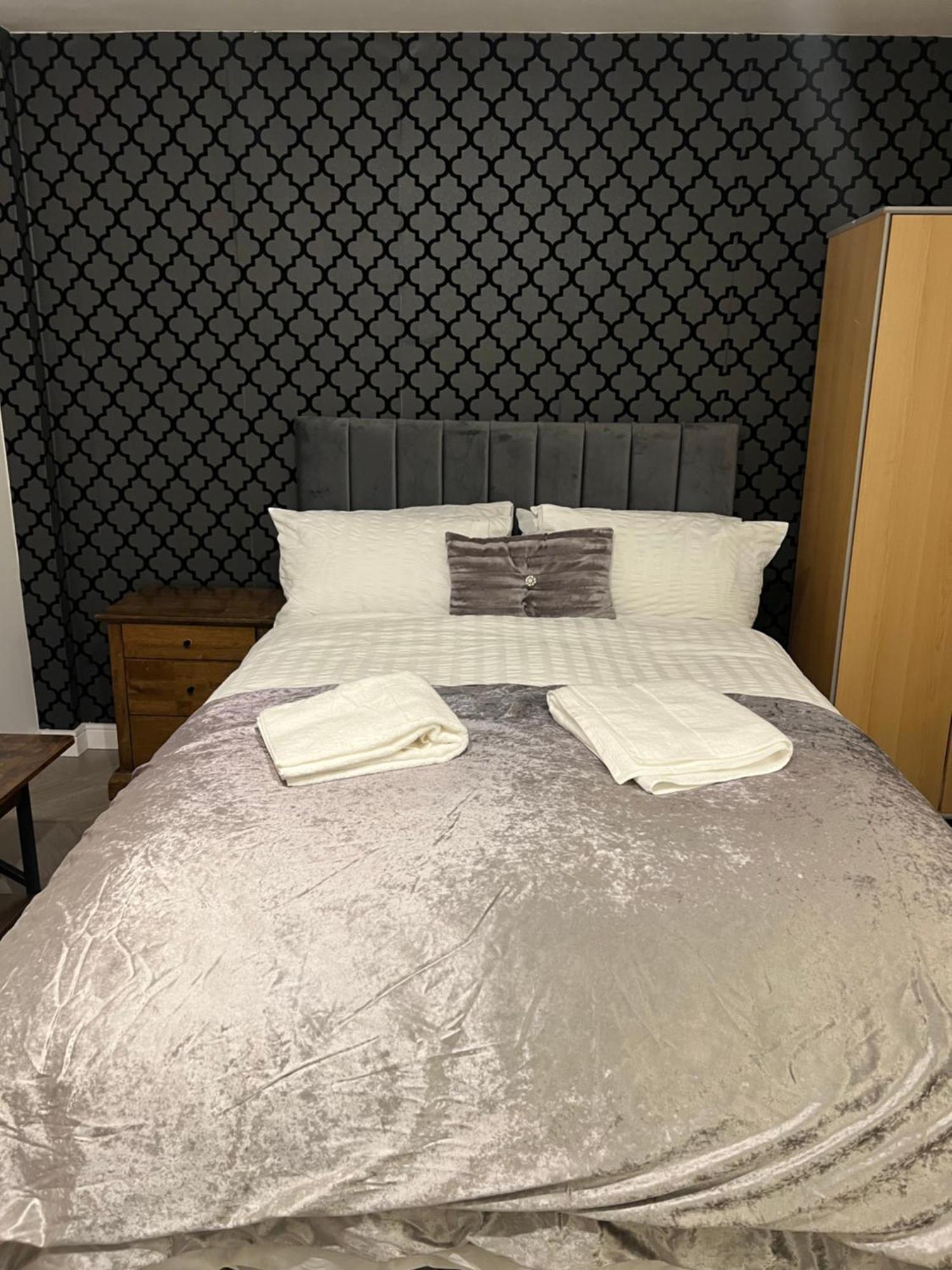 Studio Apartment Манчестер Экстерьер фото